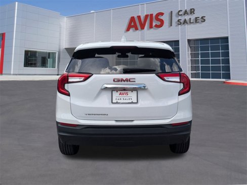 Used 2024 GMC Terrain SLE image 7