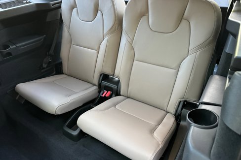 New 2026 Volvo XC90 B6 Ultra w/ Lounge Package image 13