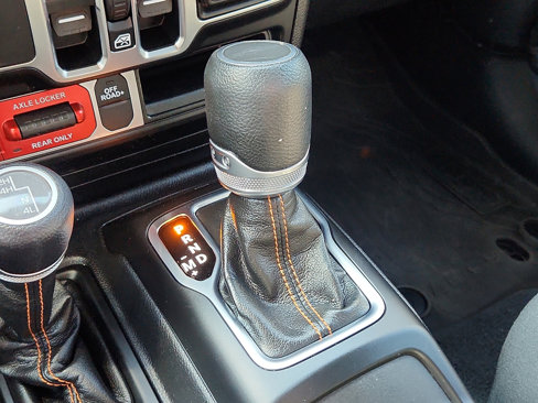 Used 2023 Jeep Gladiator Mojave w/ Cold Weather Group image 28