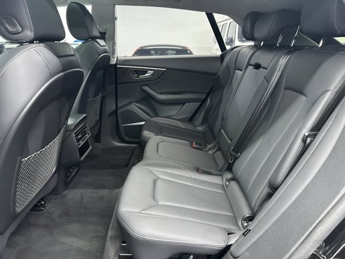 Used 2023 Audi Q8 Prestige image 22