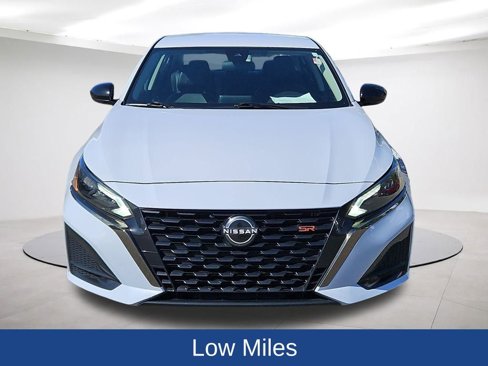 Used 2024 Nissan Altima 2.5 SR image 2
