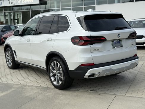 New 2026 BMW X5 sDrive40i image 4