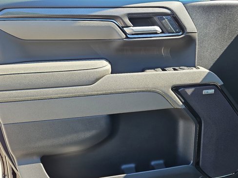 New 2026 Chevrolet Silverado 1500 ZR2 image 9