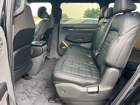 New 2026 Kia EV9 Land image 12