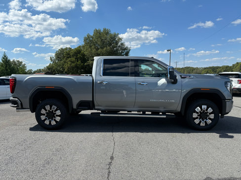 Used 2025 GMC Sierra 3500 Denali w/ Denali Reserve Package image 7
