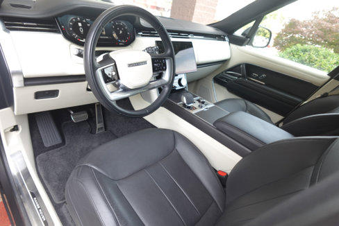 Used 2023 Land Rover Range Rover SE image 9
