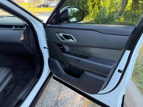 Used 2019 Land Rover Range Rover Velar S image 29