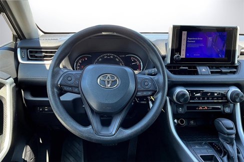 Used 2024 Toyota RAV4 LE image 10
