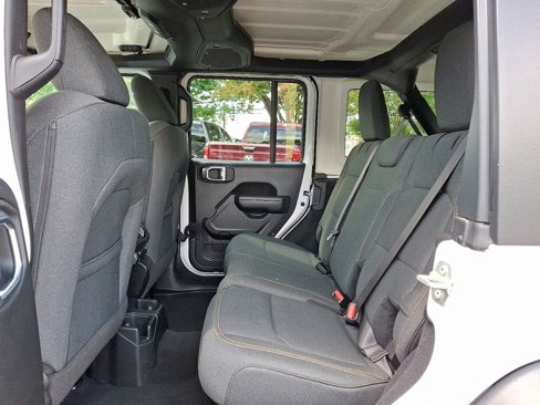 Used 2024 Jeep Wrangler Sport S image 10