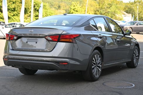 Used 2025 Nissan Altima 2.5 SV image 5