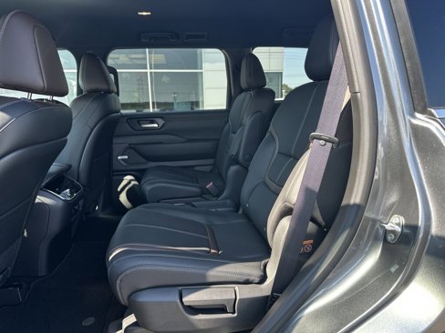 New 2026 Nissan Armada SL image 11
