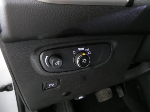 Used 2021 GMC Terrain SLE image 16