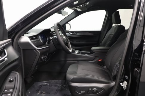 New 2025 Jeep Grand Cherokee Laredo image 10