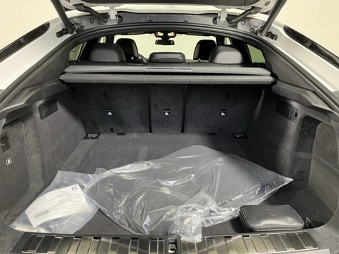 Used 2025 BMW X6 M60i w/ Parking Assistance Package image 21