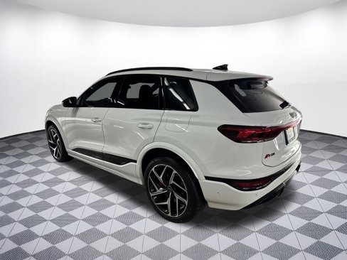 New 2025 Audi SQ6 e-tron Prestige image 3