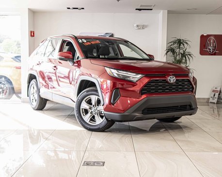 Used 2025 Toyota RAV4 XLE image 5