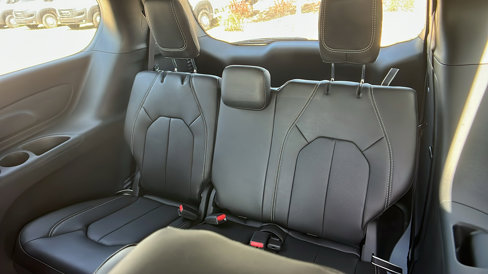 New 2026 Chrysler Voyager LX image 20