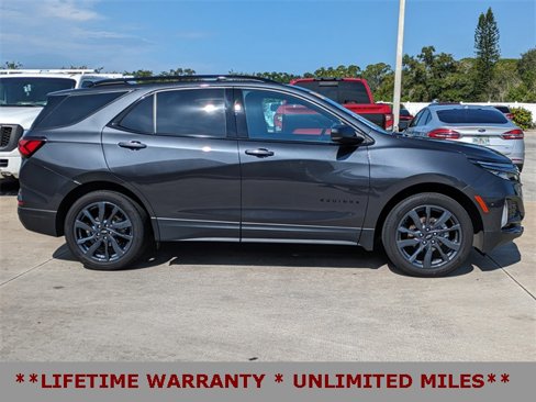 Used 2022 Chevrolet Equinox RS w/ LPO, Floor Liner Package image 4