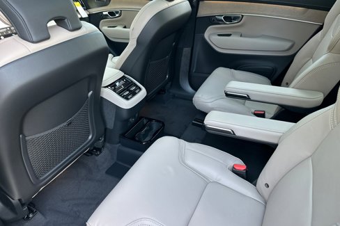 New 2026 Volvo XC90 B6 Ultra w/ Lounge Package image 10