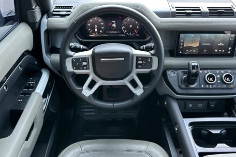 Used 2023 Land Rover Defender 110 SE image 15