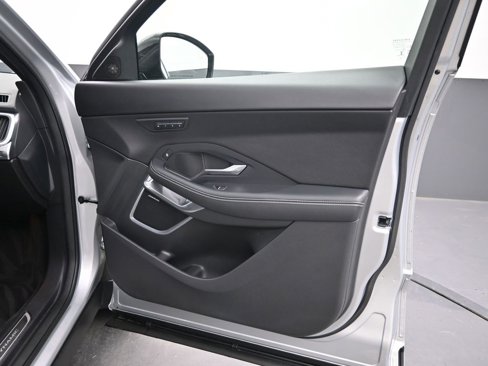 Certified 2020 Jaguar E-PACE R-Dynamic SE image 9