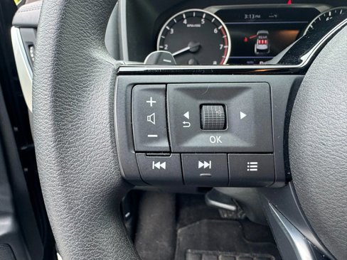 Used 2023 Nissan Rogue SV image 15