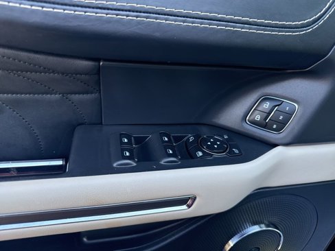 Used 2022 Ford Expedition Max Platinum image 11