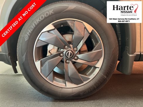 Used 2024 Nissan Rogue SV image 13