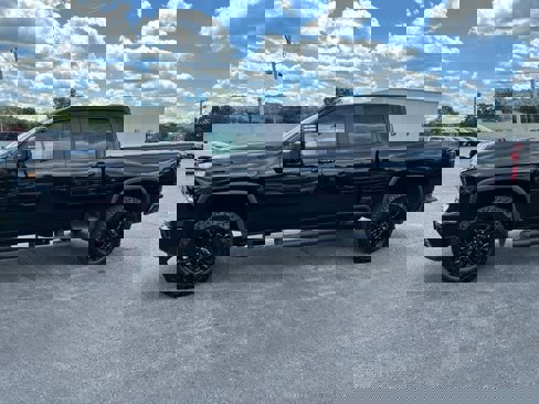 Used 2025 Chevrolet Silverado 2500 LT w/ Trail Boss Package image 3