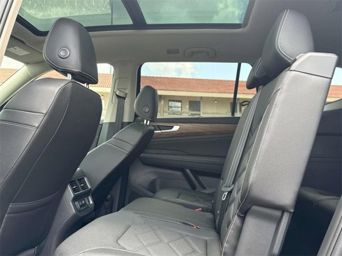 New 2025 Volkswagen Atlas SE image 23
