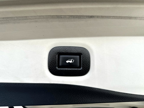 Used 2016 Nissan Rogue SL image 40