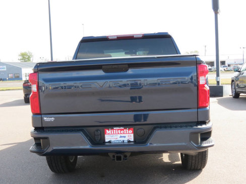 Used 2021 Chevrolet Silverado 1500 Custom image 3