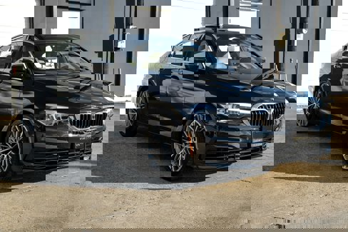 Used 2019 BMW 530e w/ Convenience Package image 8