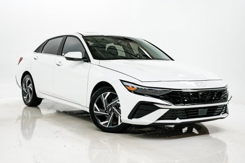 Used 2025 Hyundai Elantra SEL image 5