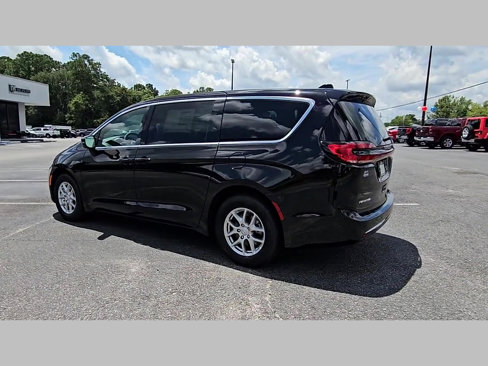 New 2026 Chrysler Pacifica Select image 28