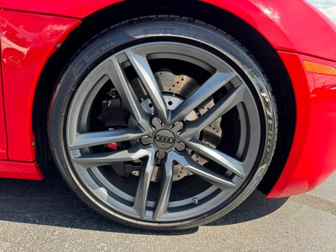 Used 2014 Audi R8 V8 w/ Convenience Package image 38