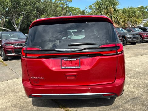 New 2026 Chrysler Pacifica Select image 4