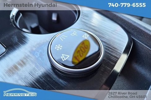 Used 2024 Nissan Rogue SV image 21