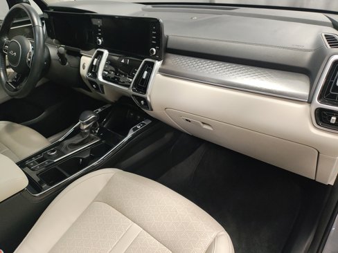 Used 2022 Kia Sorento SX image 8