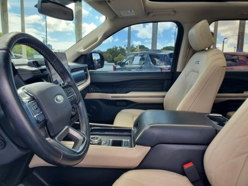Certified 2022 Ford Expedition Platinum image 11