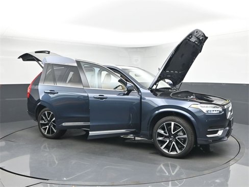 Used 2024 Volvo XC90 B6 Ultimate w/ Lounge Package image 54