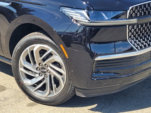 New 2025 Lincoln Navigator Reserve image 6