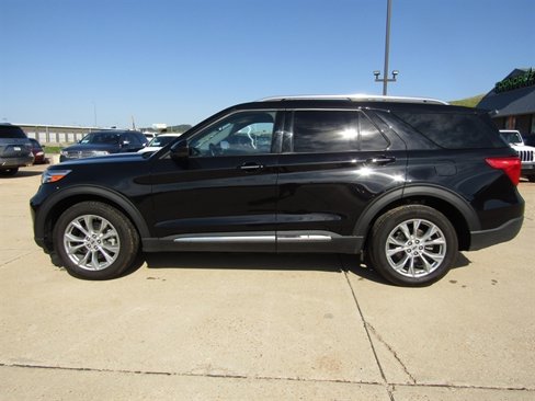 Used 2024 Ford Explorer Limited image 2