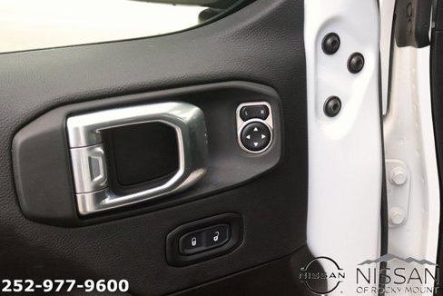 Used 2024 Jeep Wrangler Unlimited Sahara image 11