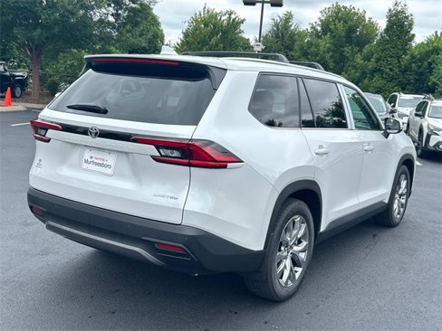 Used 2025 Toyota Grand Highlander FWD image 4