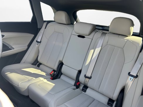New 2025 Audi Q5 Prestige image 12