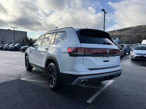 New 2025 Volkswagen Atlas Peak Edition SE image 7