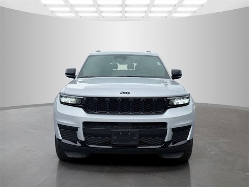 Used 2024 Jeep Grand Cherokee L Laredo image 2