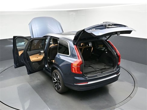 Used 2024 Volvo XC90 B6 Ultimate w/ Lounge Package image 52