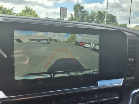 Used 2025 GMC Sierra 1500 SLT image 5
